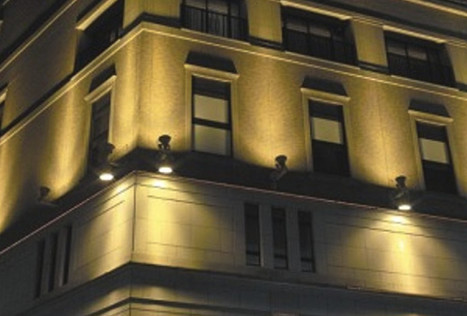 كم من اللوم أحتاج إلى ضوء الفيضانات؟